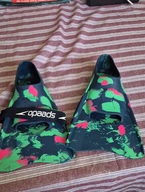 Speedo Short Blade Swim Fins in Black with Neon Green & Hot Pink Accents